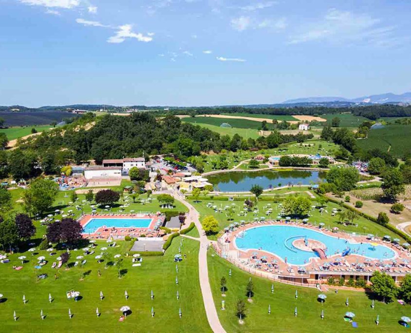 View of Quiete Aquapark and nearby areas from above.