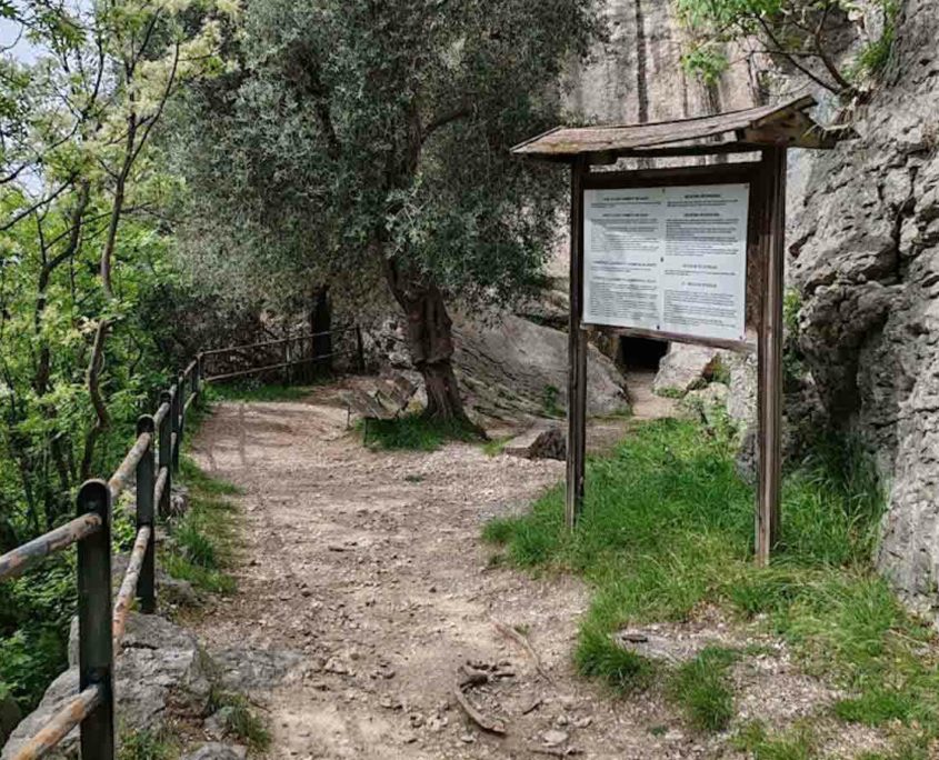 Trail with signs to Marmitte dei Giganti, Lake Garda